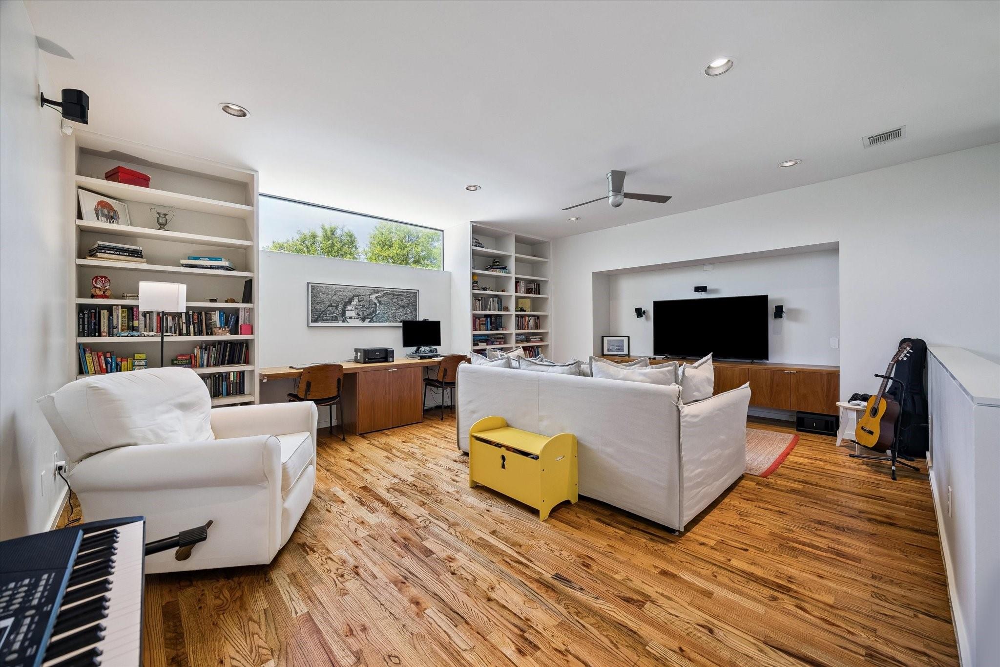 918 W 43rd Street