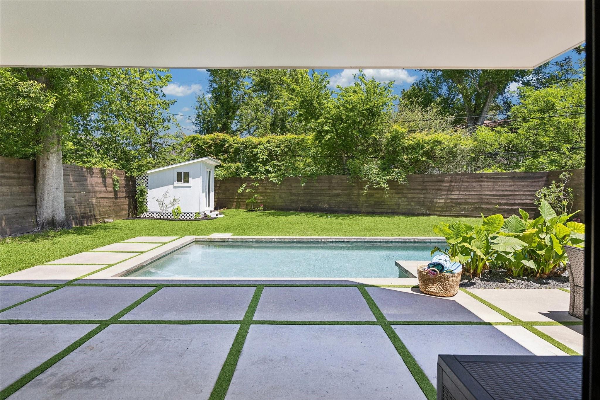 918 W 43rd Street