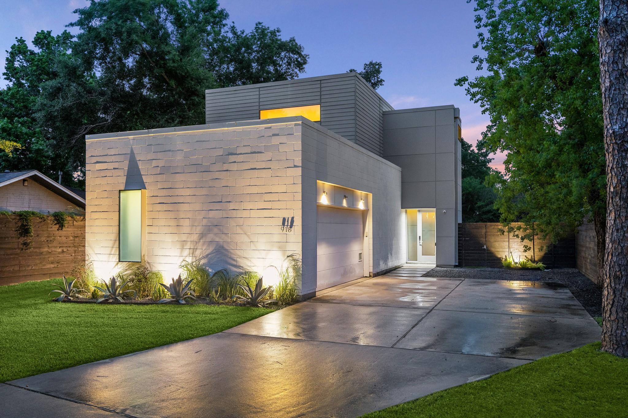918 W 43rd Street