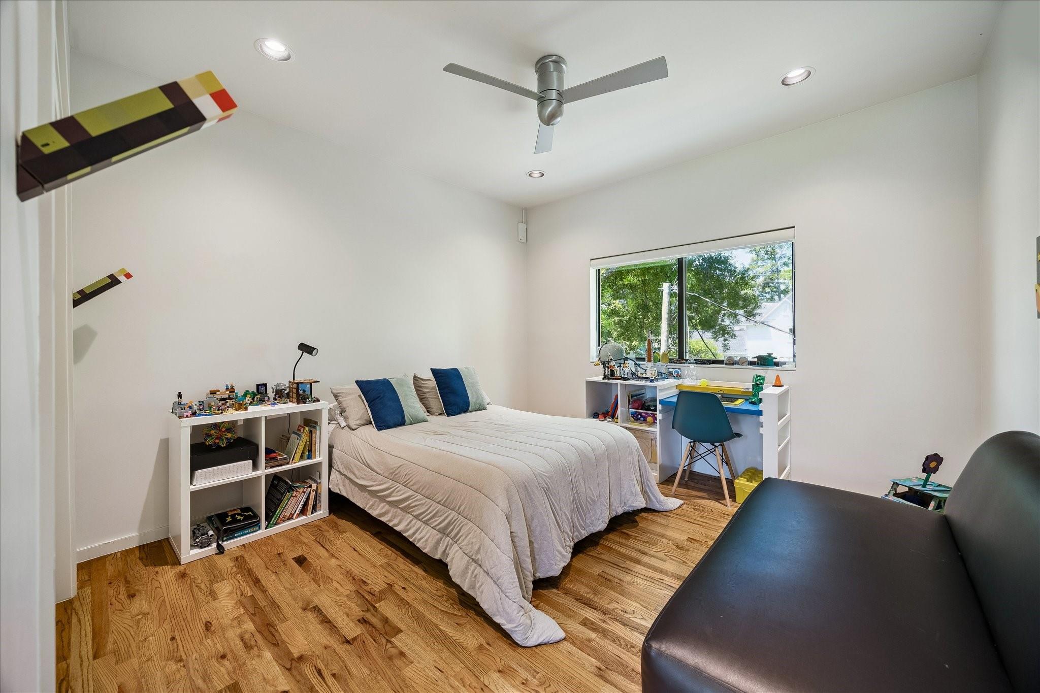 918 W 43rd Street