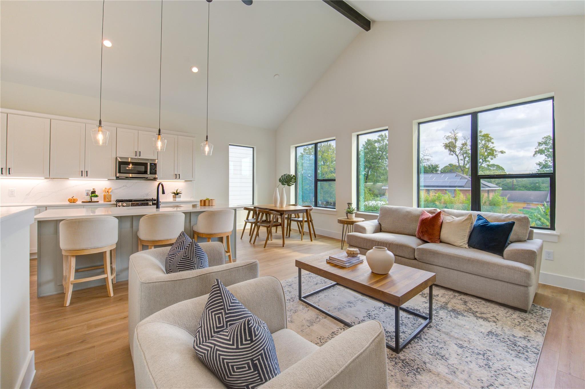 6125 Pacific Forest, Houston