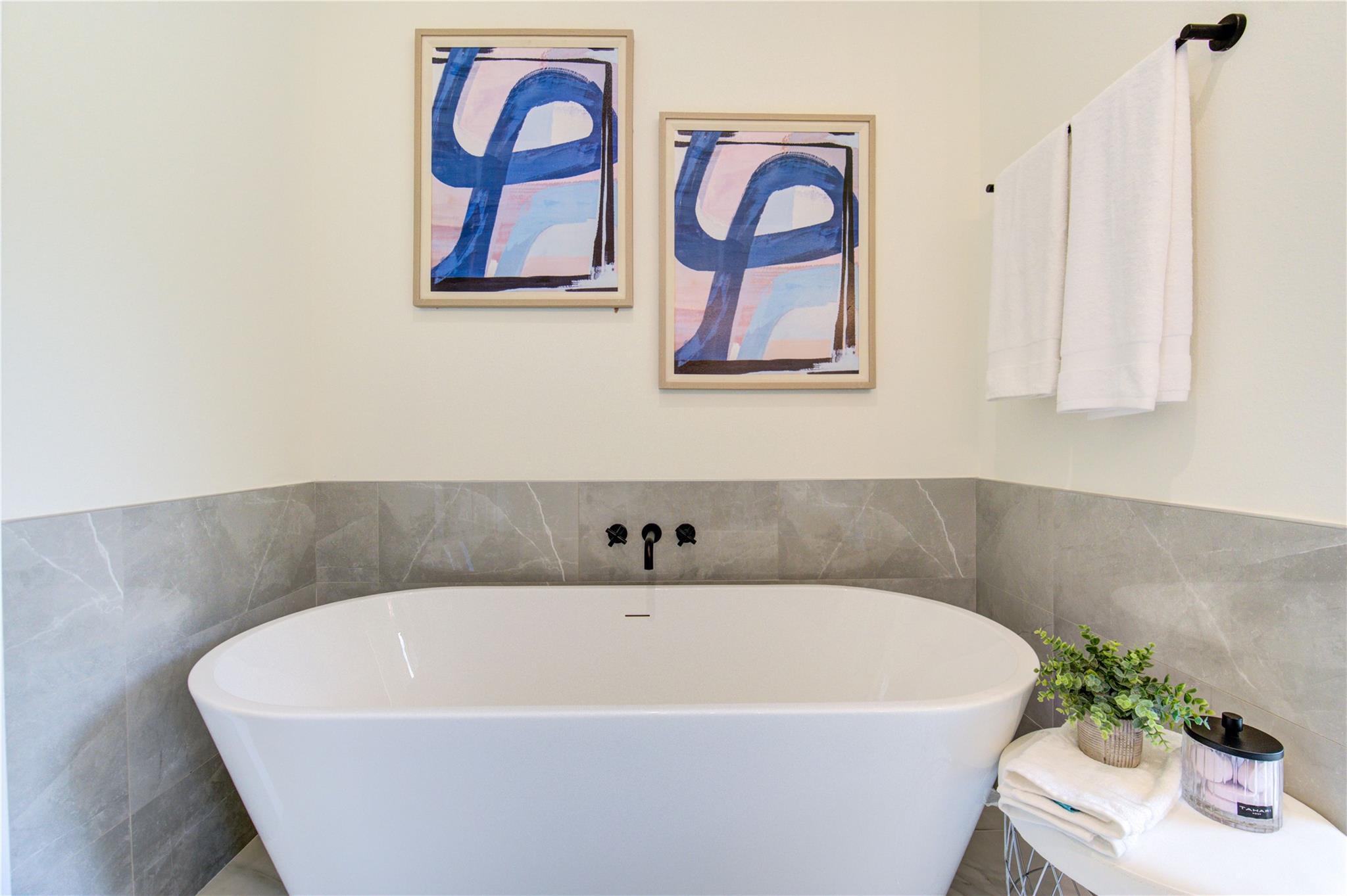 6125 Pacific Forest, Houston