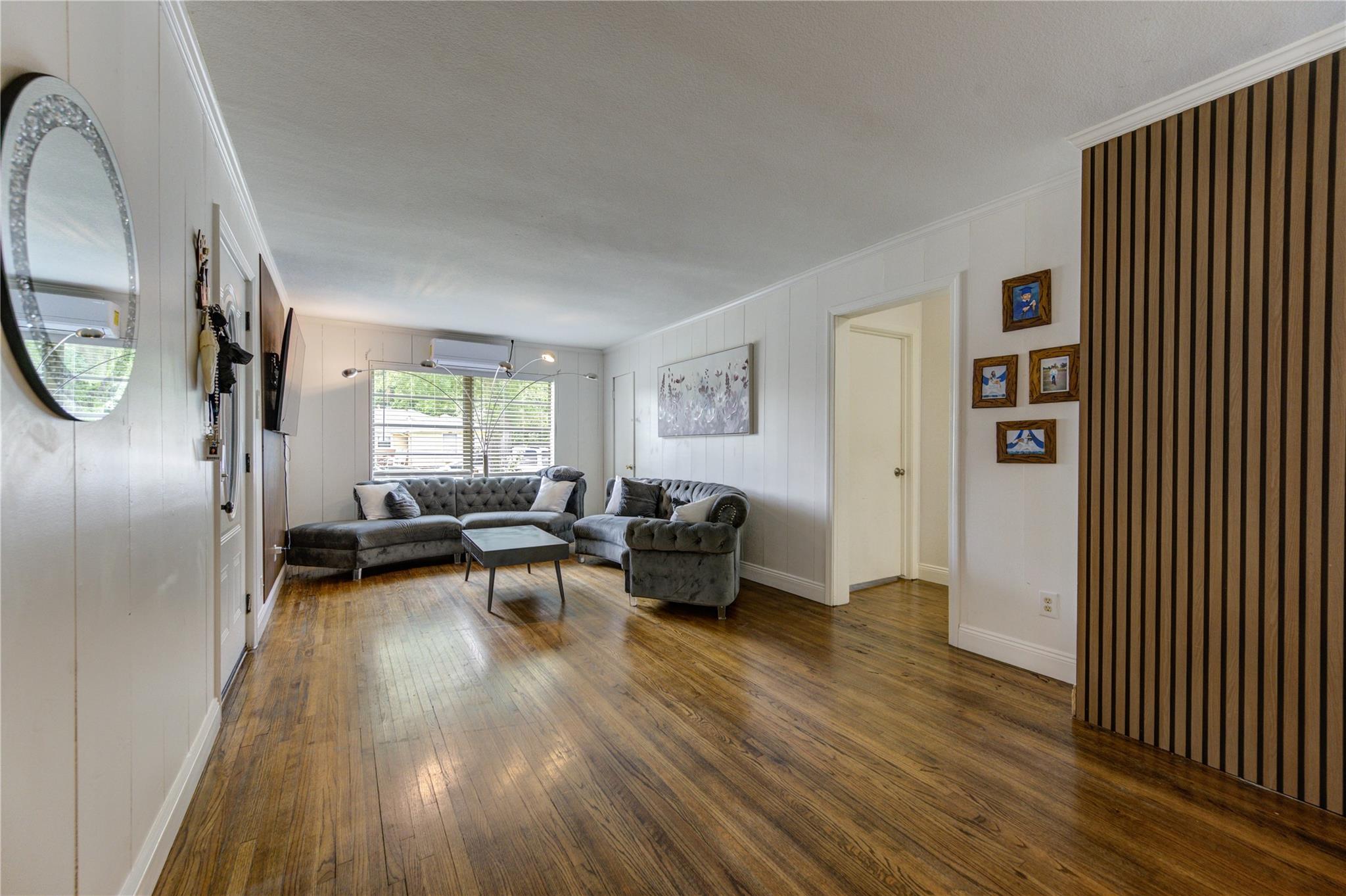 806 Laverne Avenue