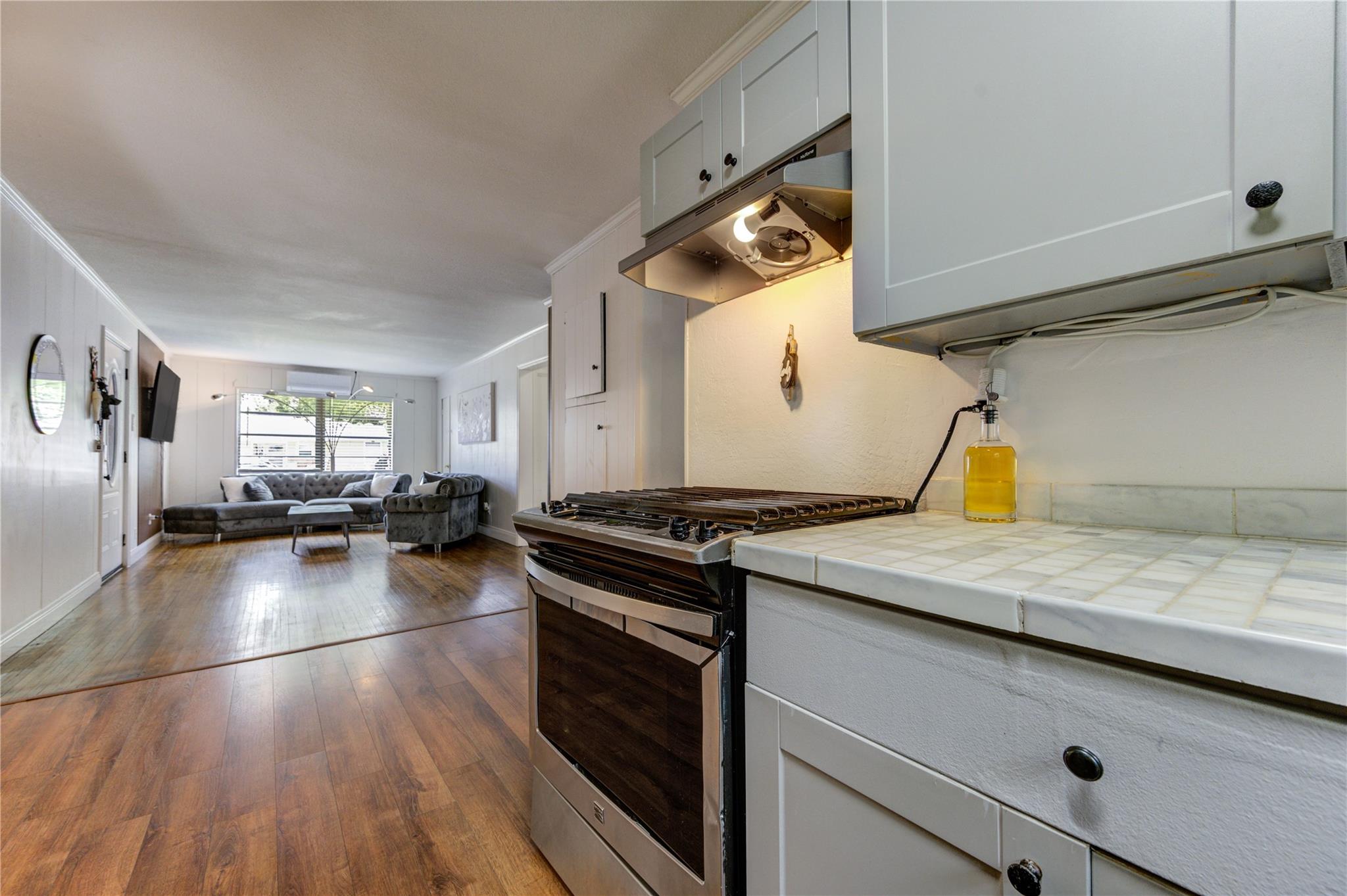 806 Laverne Avenue