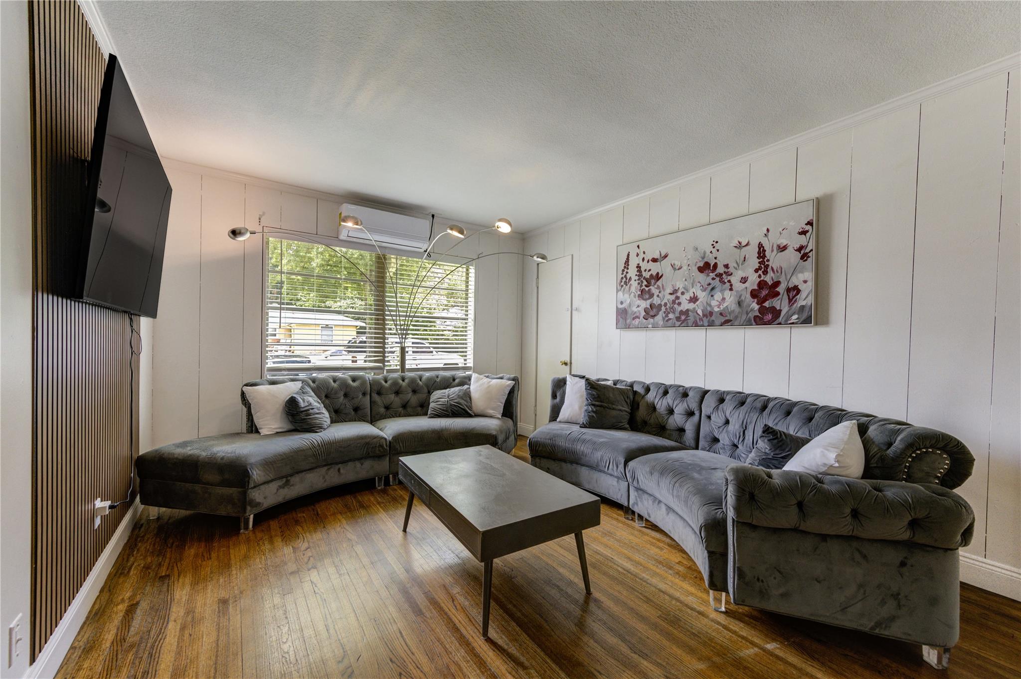 806 Laverne Avenue