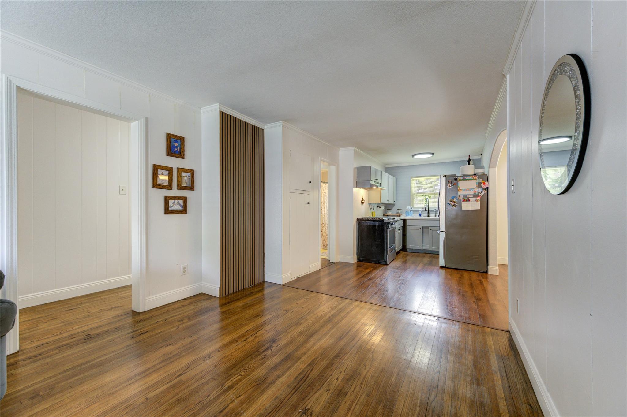 806 Laverne Avenue