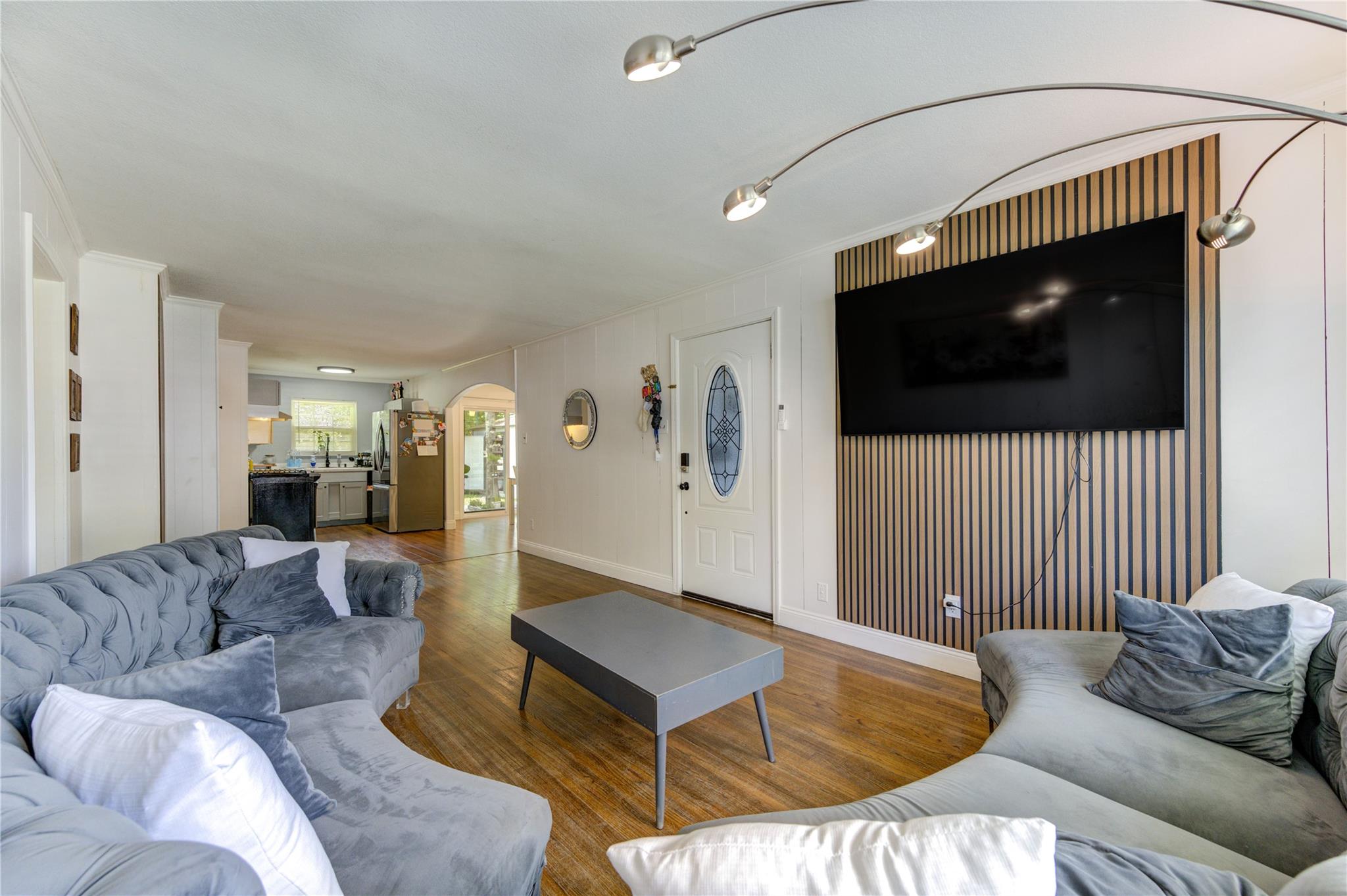 806 Laverne Avenue
