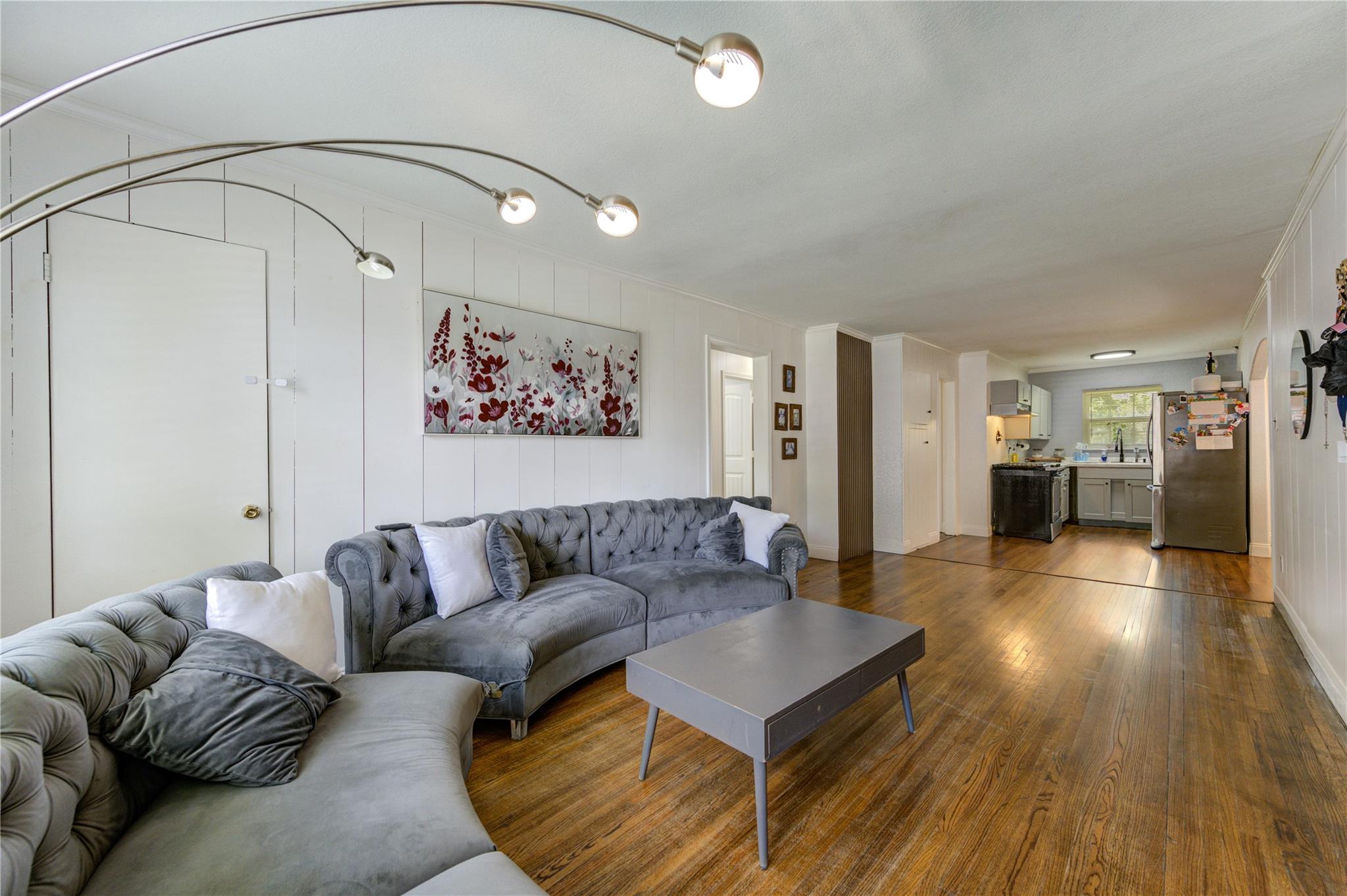 806 Laverne Avenue