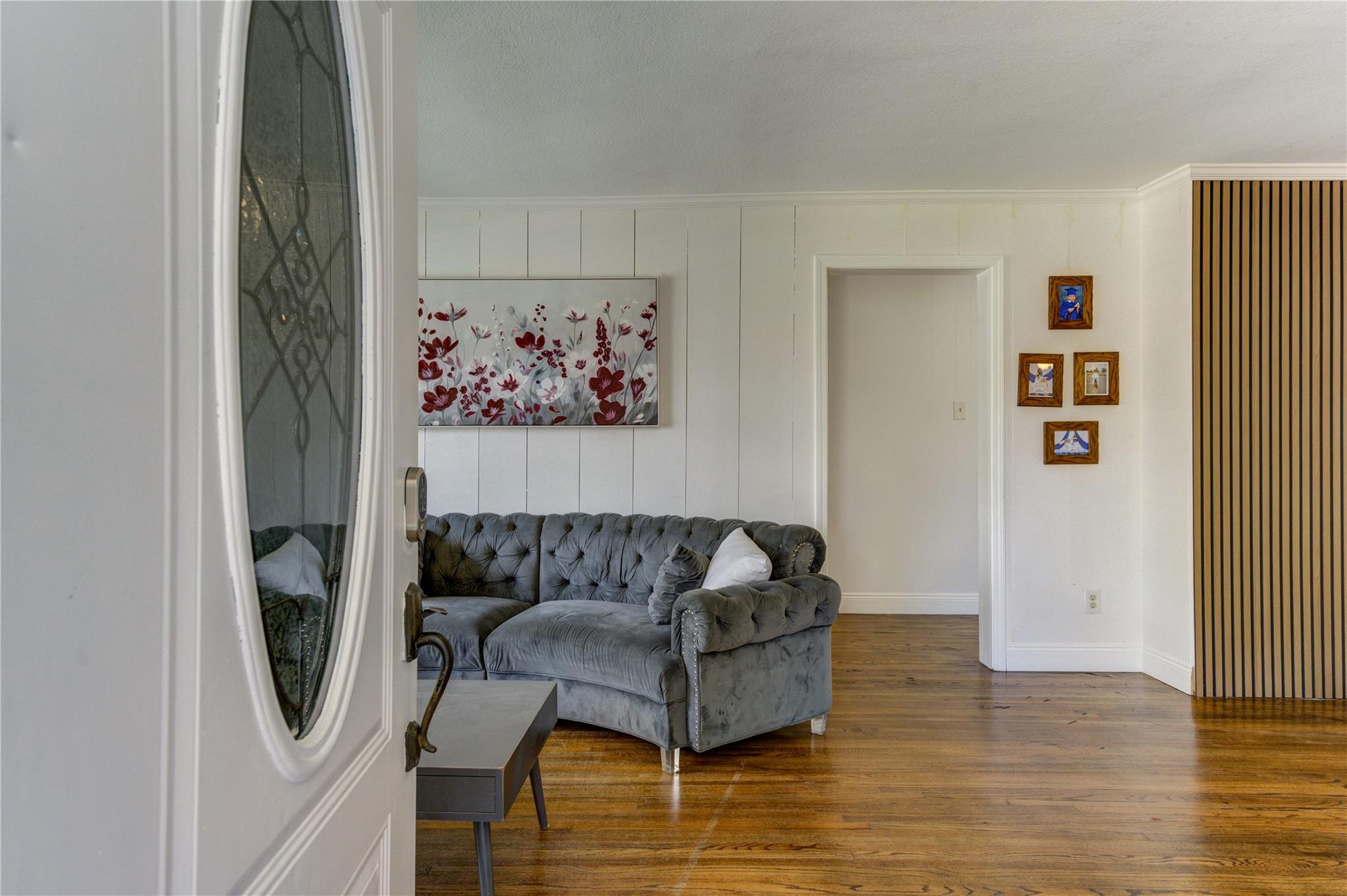 806 Laverne Avenue