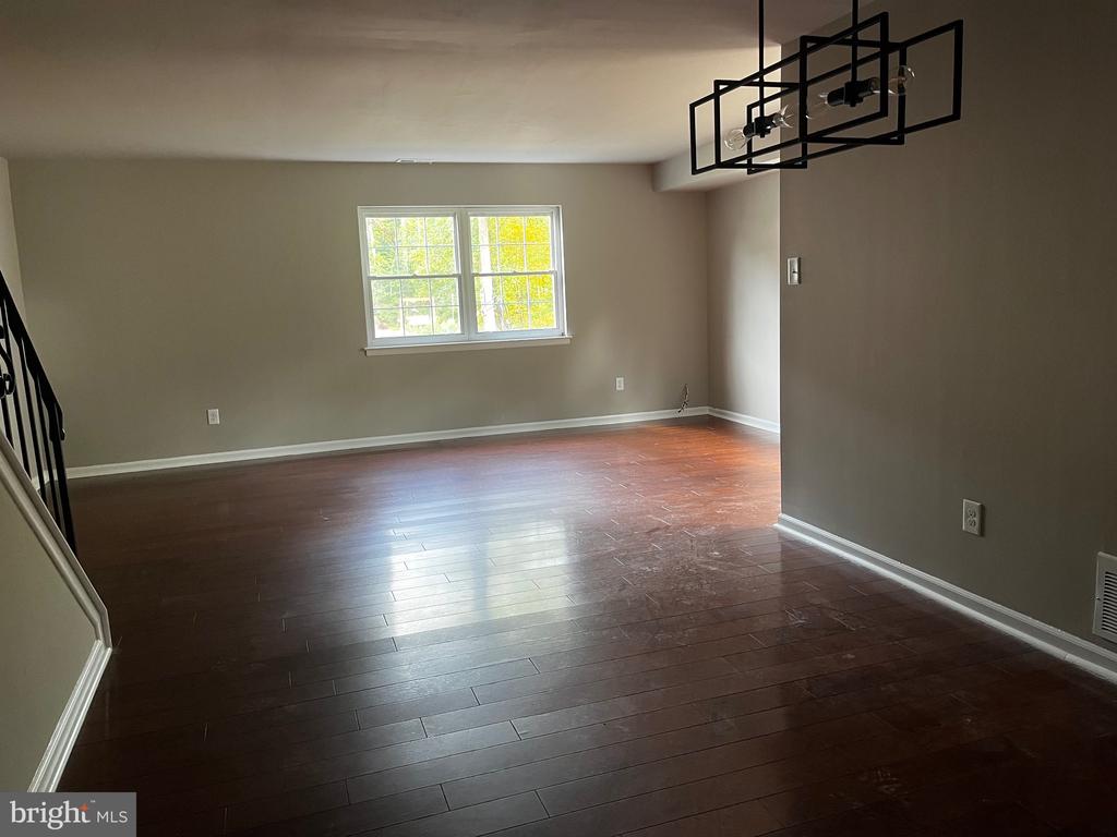 1368 ARUNDEL WAY