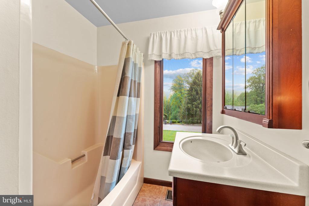 4 FOX RIDGE ROAD