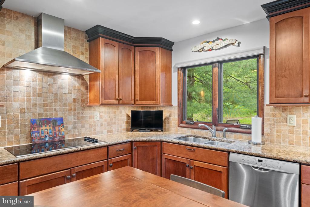 4 FOX RIDGE ROAD