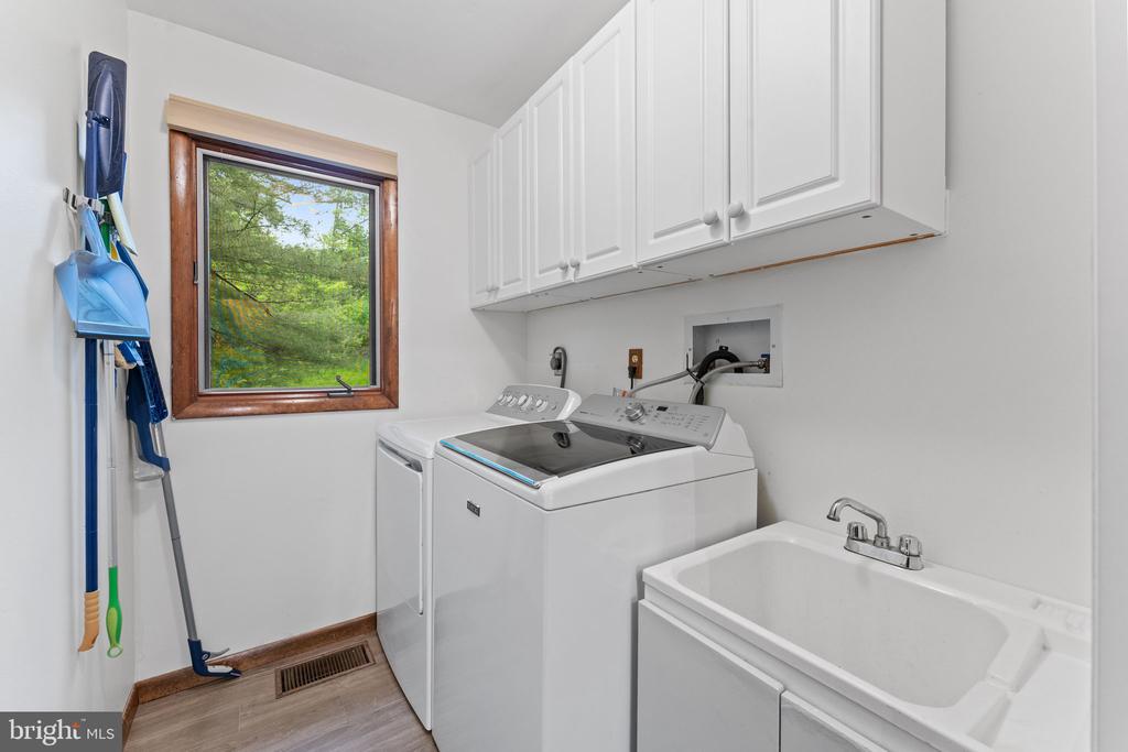 4 FOX RIDGE ROAD