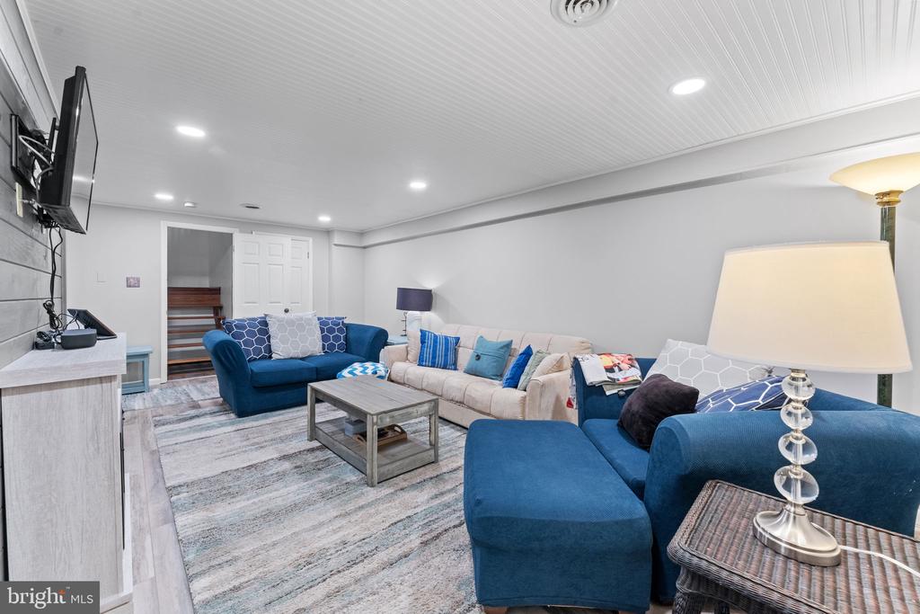 4 FOX RIDGE ROAD