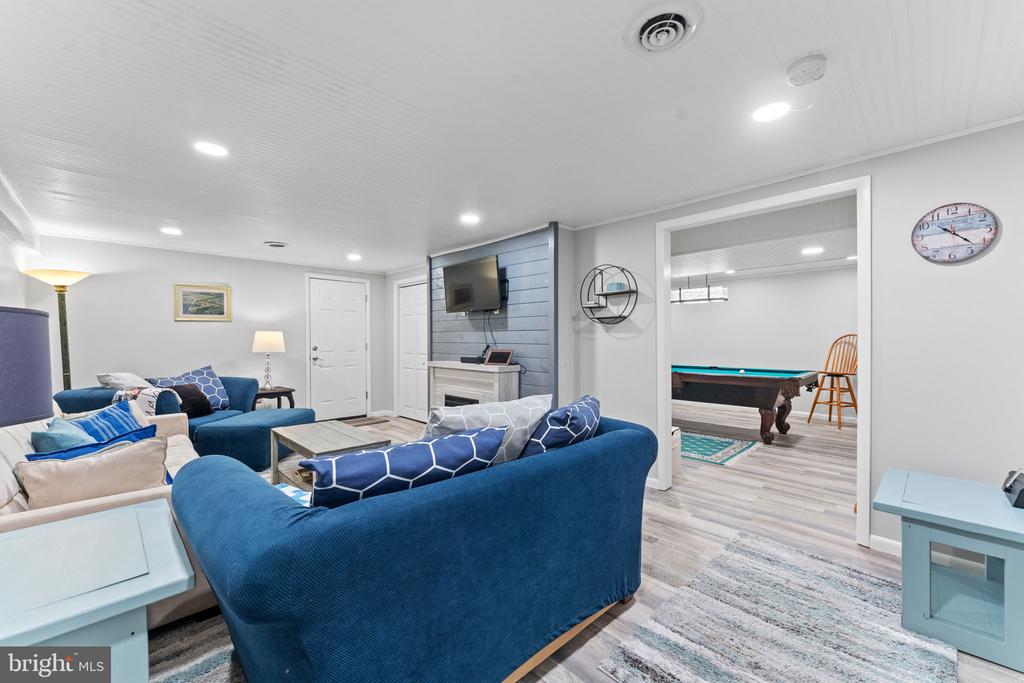 4 FOX RIDGE ROAD
