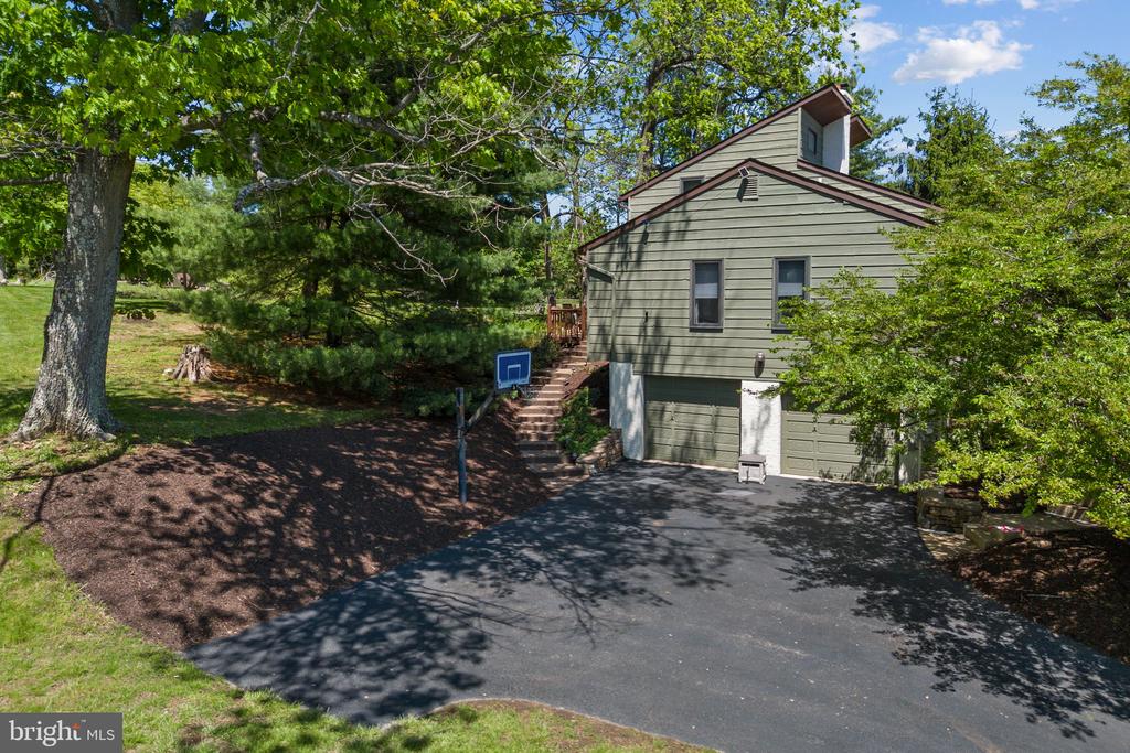 4 FOX RIDGE ROAD