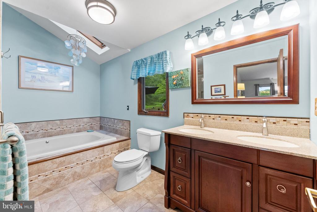 4 FOX RIDGE ROAD