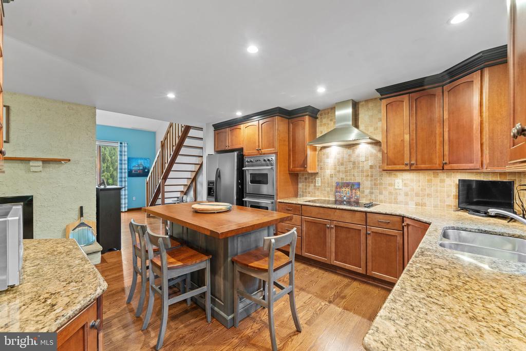 4 FOX RIDGE ROAD