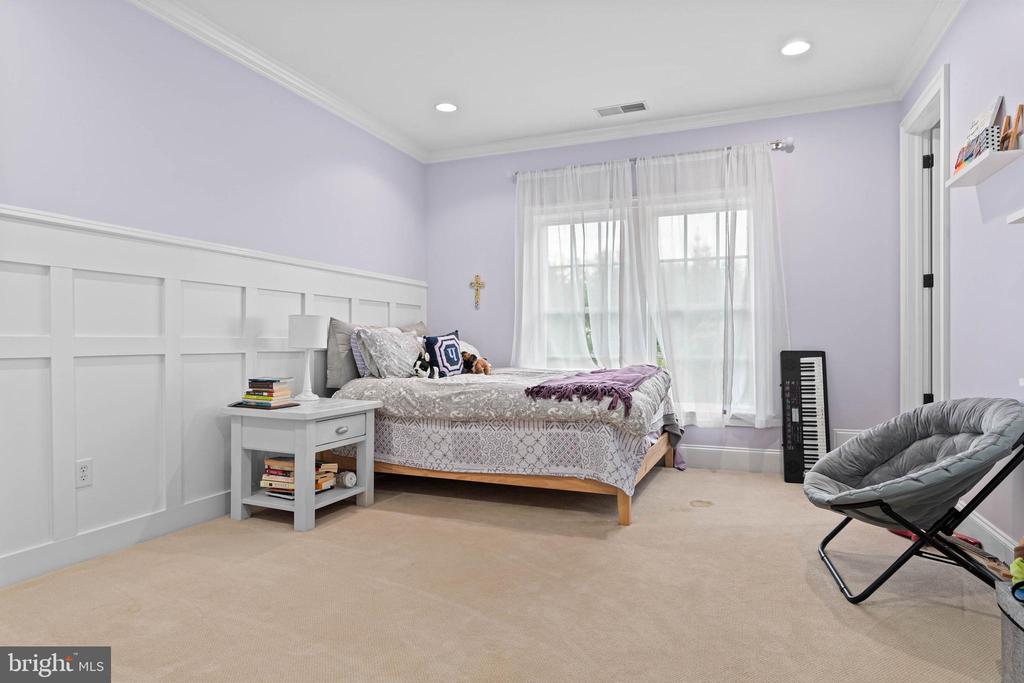 331 ABBEY RD