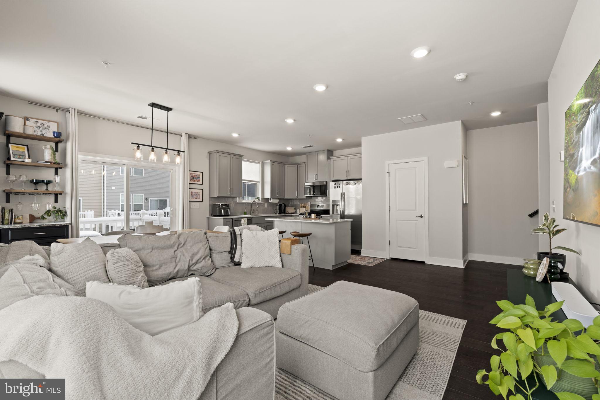 917 ANVIL COURT