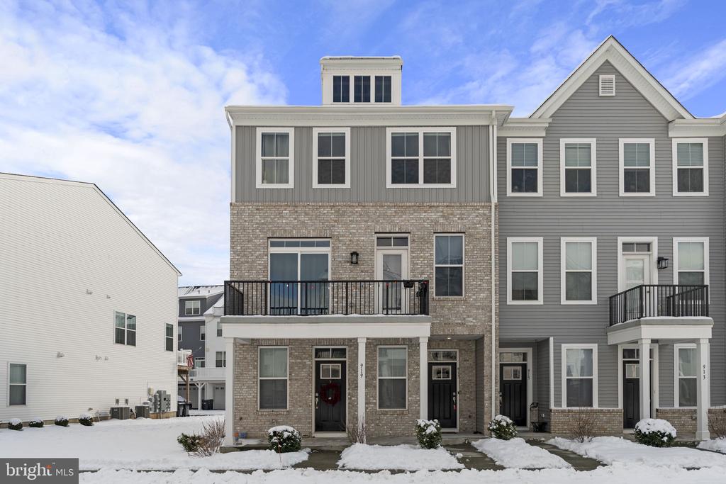 917 ANVIL COURT