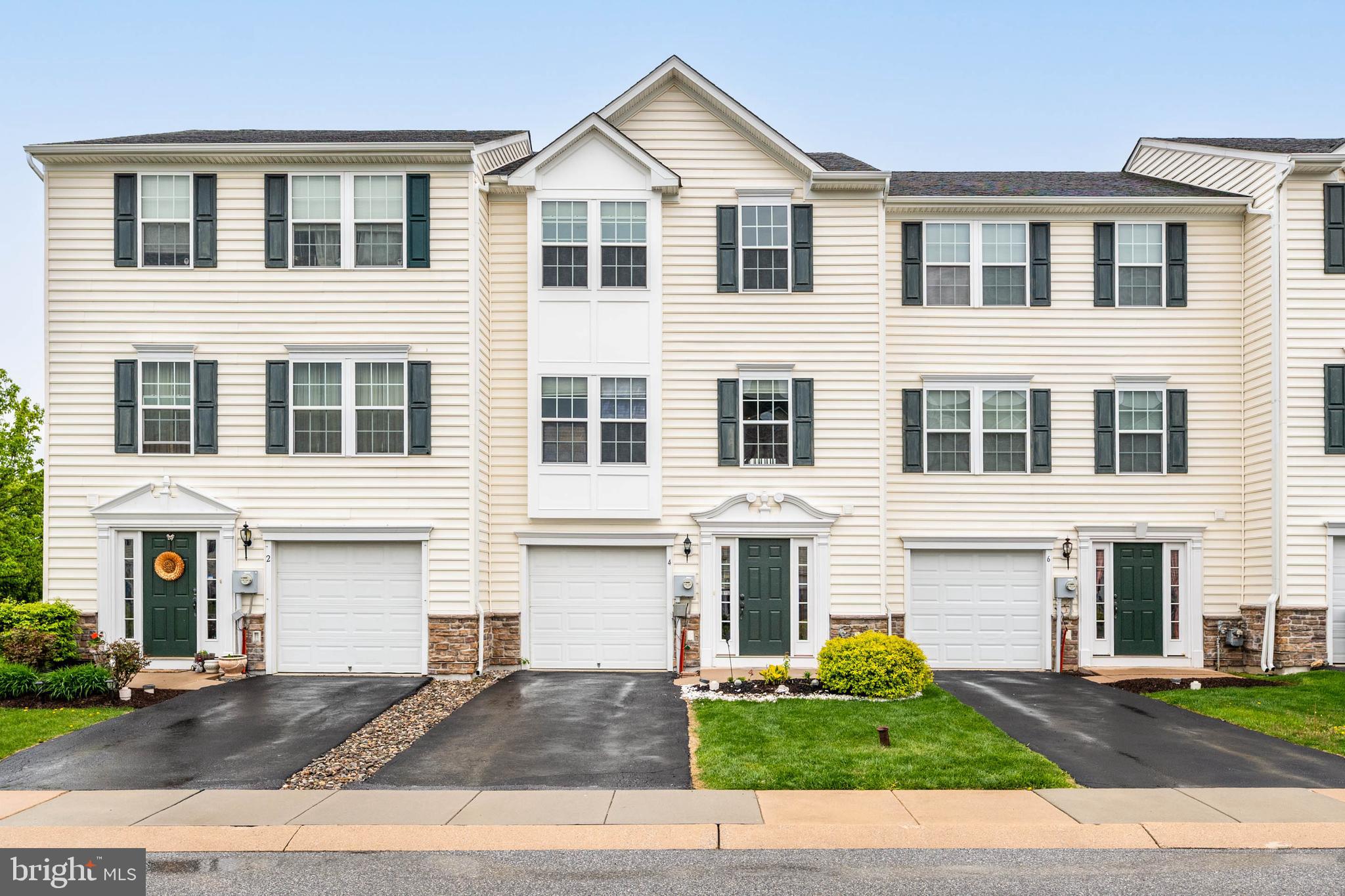 4 TUXFORD LANE
