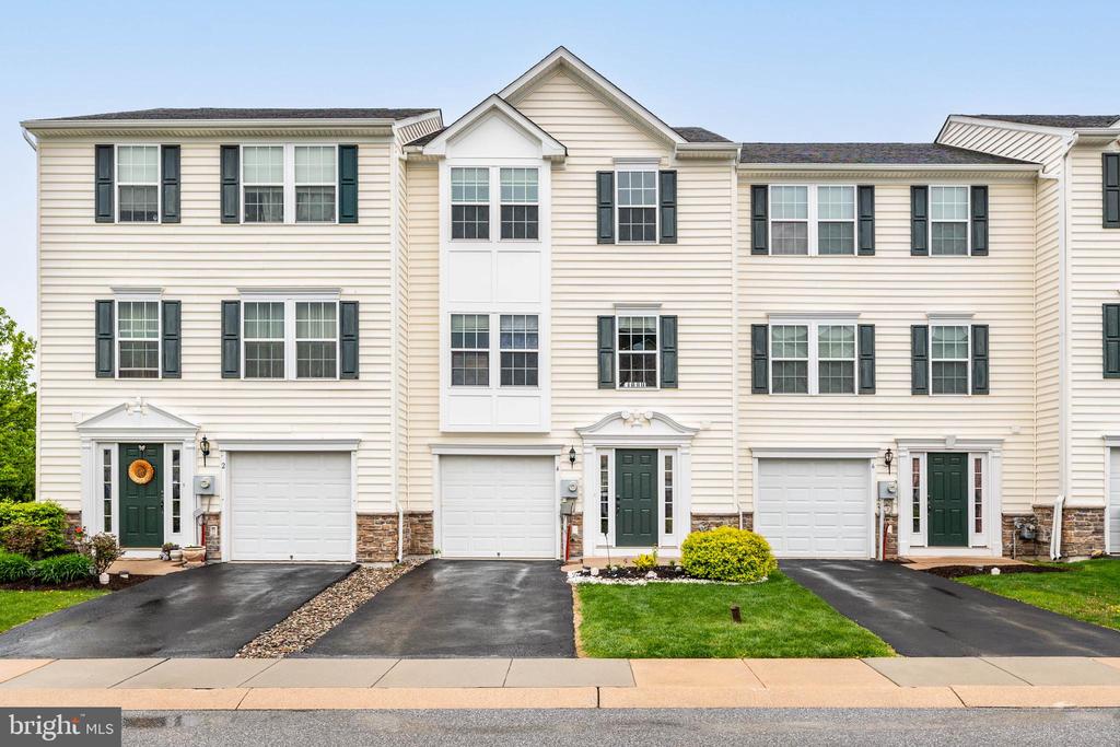 4 TUXFORD LANE