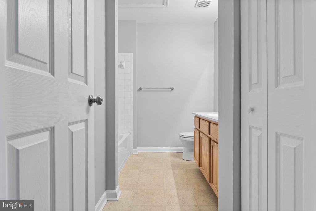 4 TUXFORD LANE