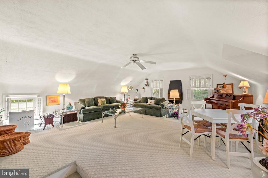4100 MEADOW LANE