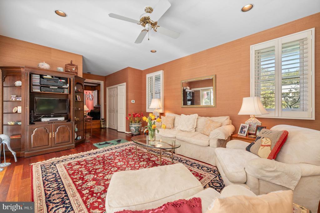 4100 MEADOW LANE