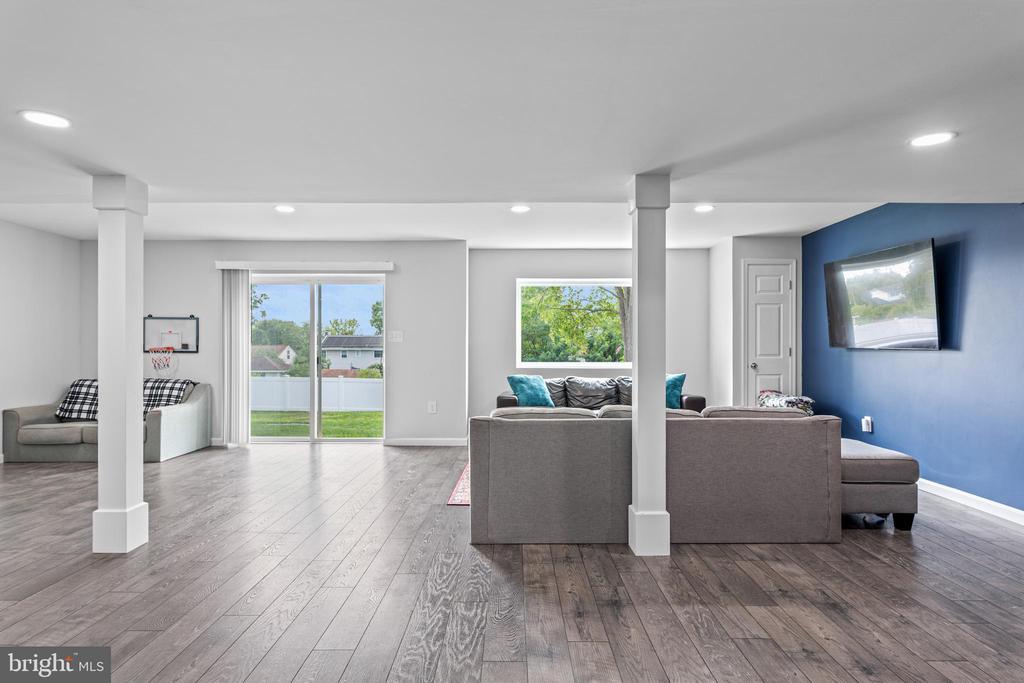1011 Bayberry Dr