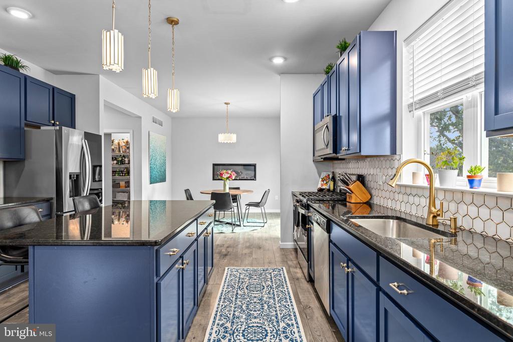 1011 Bayberry Dr