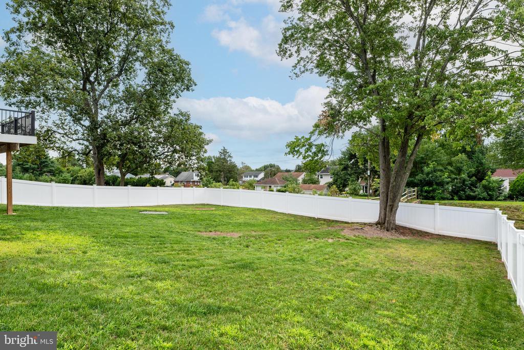 1011 Bayberry Dr