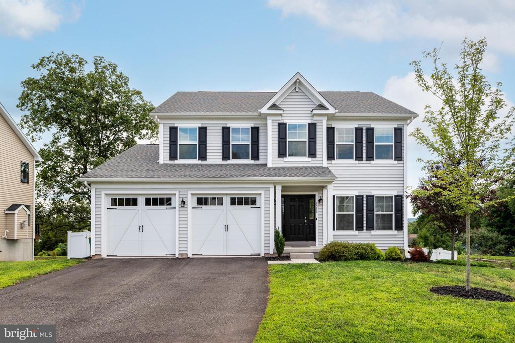 1011 Bayberry Dr