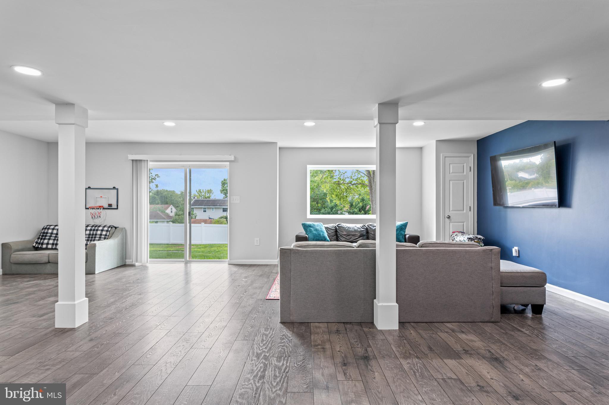 1011 Bayberry Dr