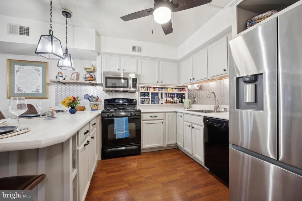 412 STONY WAY 412