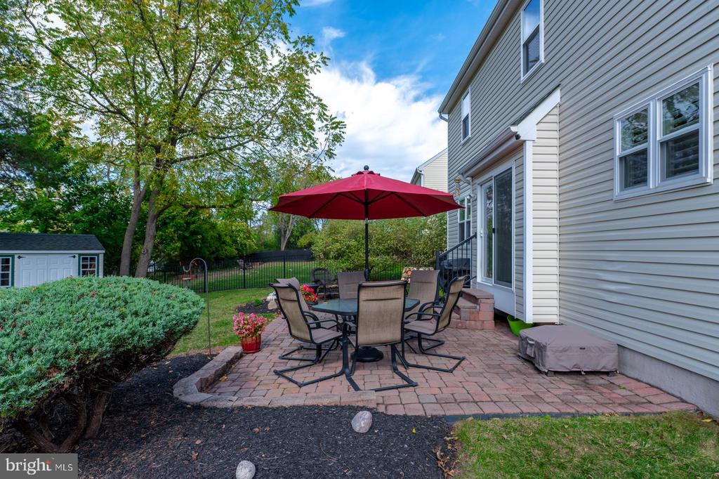 216 BAYBERRY DRIVE