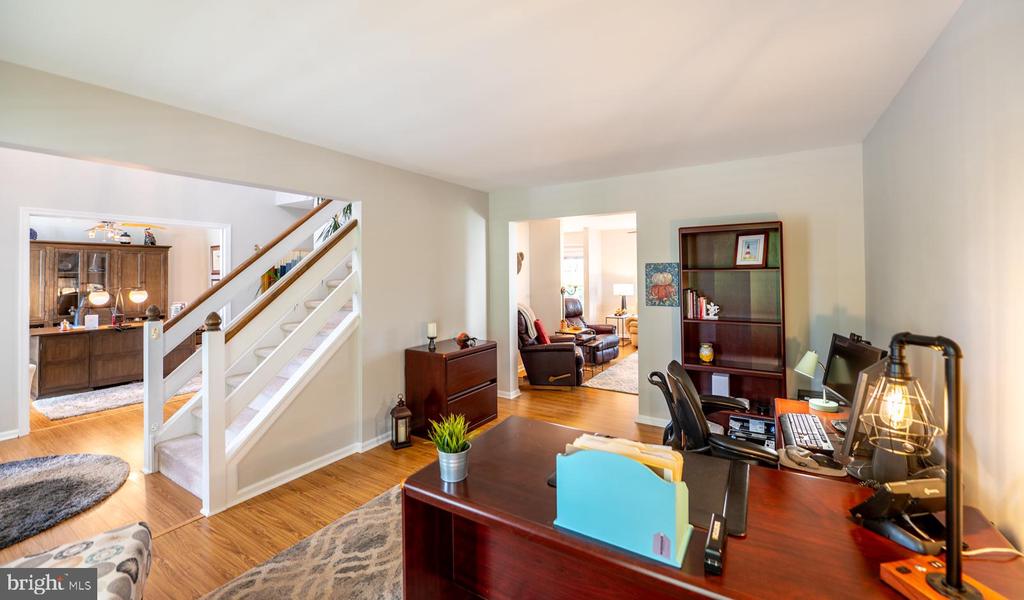 216 BAYBERRY DRIVE