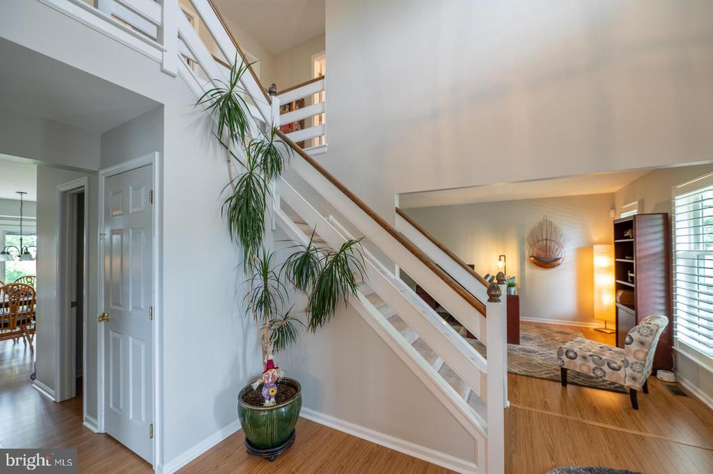 216 BAYBERRY DRIVE