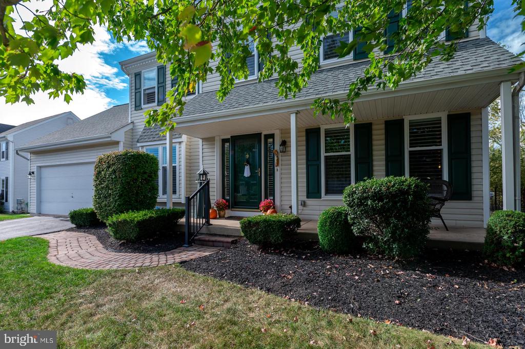 216 BAYBERRY DRIVE