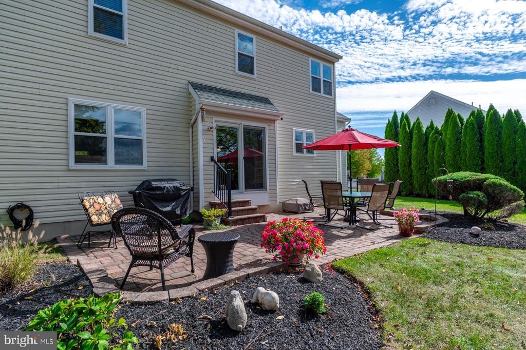 216 BAYBERRY DRIVE