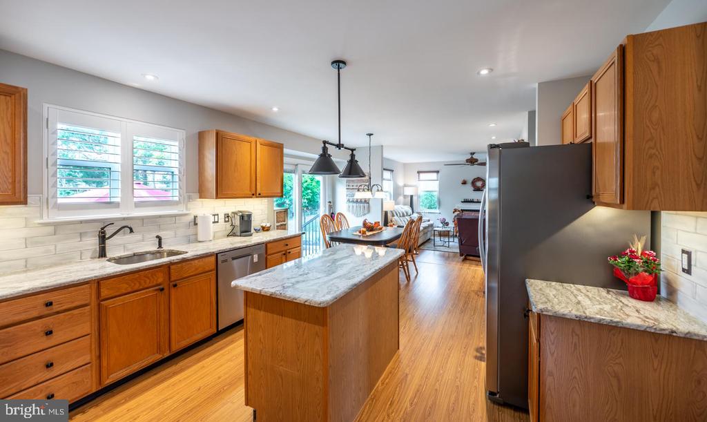 216 BAYBERRY DRIVE