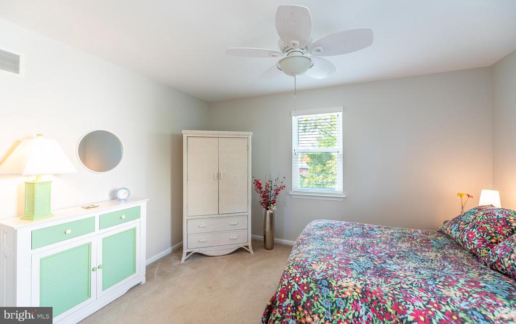 216 BAYBERRY DRIVE