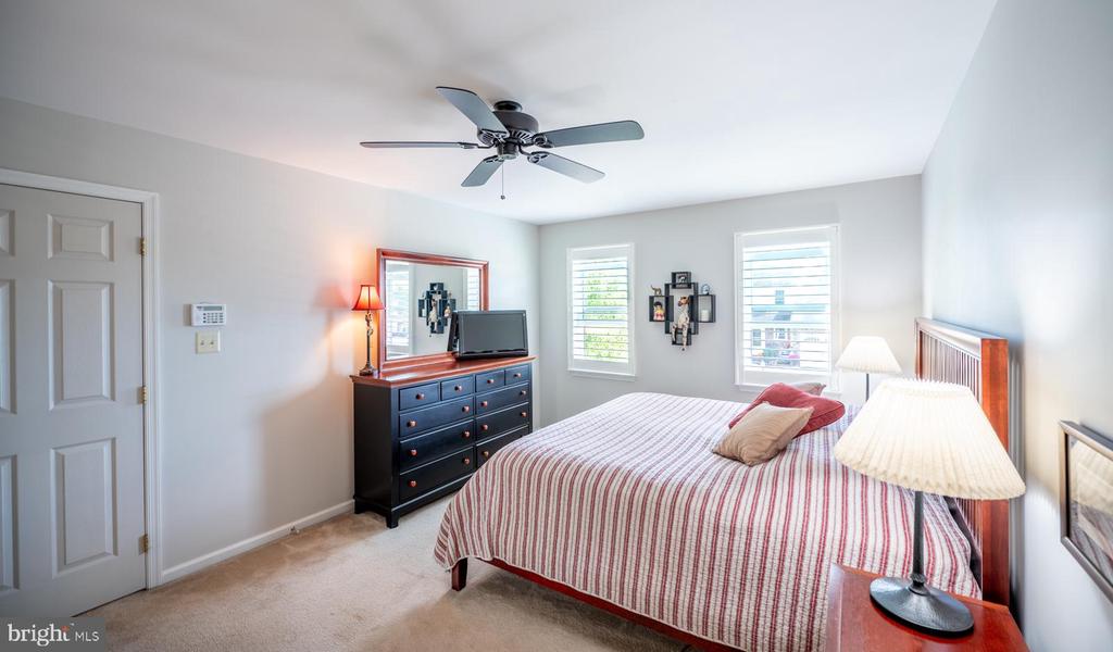 216 BAYBERRY DRIVE