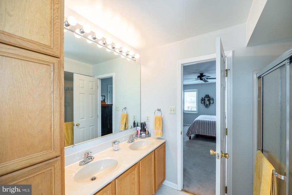 216 BAYBERRY DRIVE
