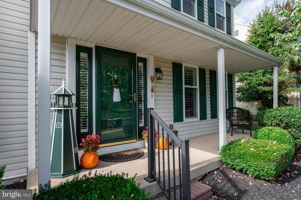 216 BAYBERRY DRIVE