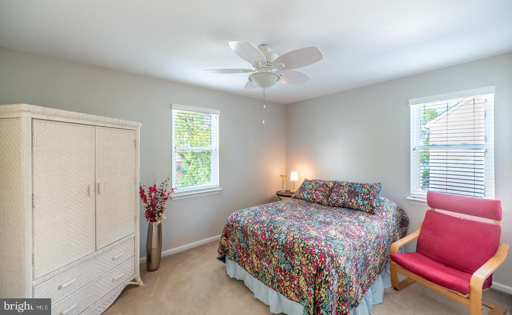 216 BAYBERRY DRIVE