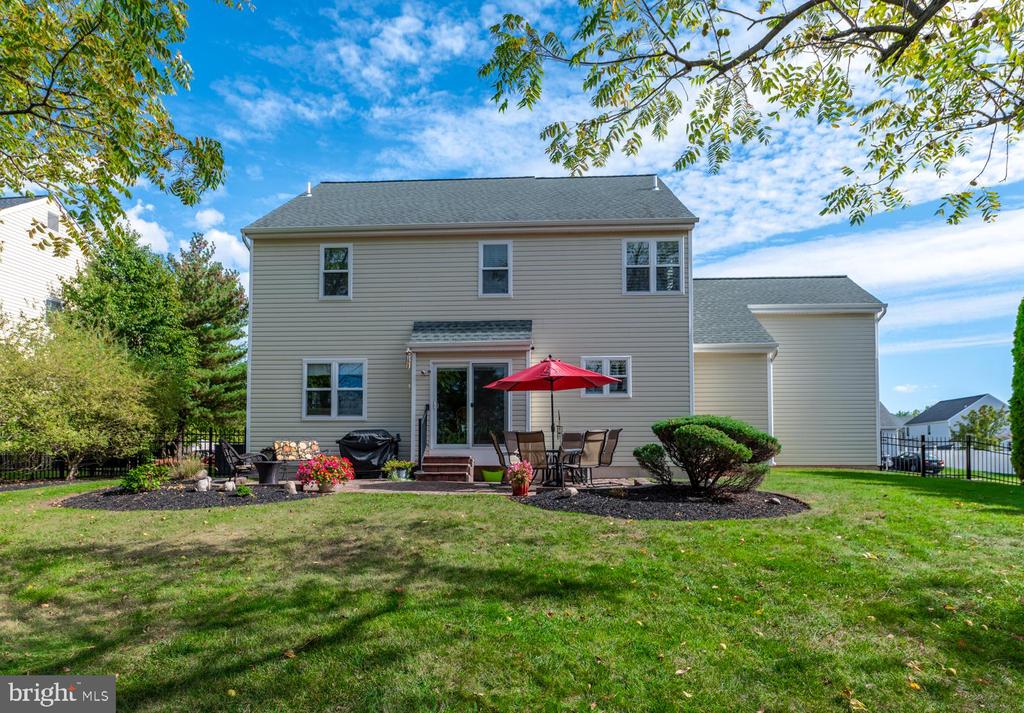 216 BAYBERRY DRIVE