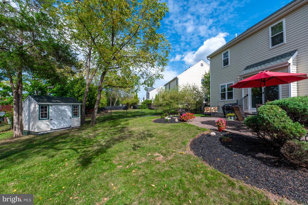 216 BAYBERRY DRIVE