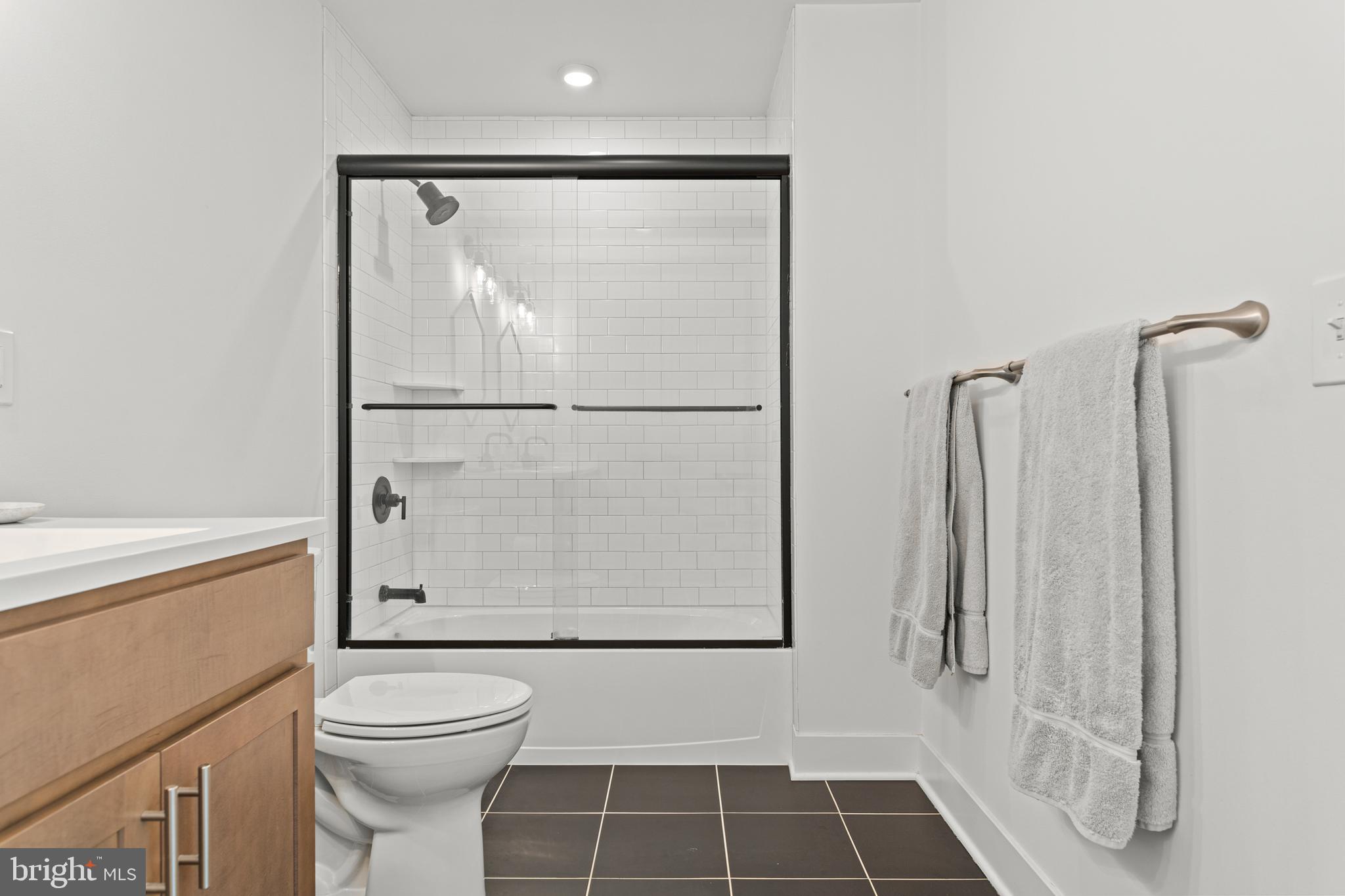 29 E 1st Ave #A207